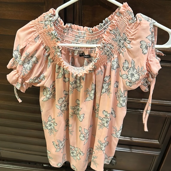 Off the should pink blouse - Picture 1 of 2